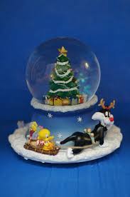 Tweety Sylvester Christmas Tree Animated Musical Snowglobe Looney Tunes 13961 Looney Tunes Snow Globes Musicals