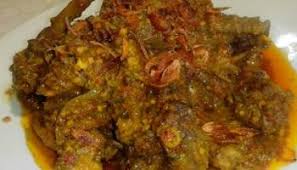 1 ekor ayam,berat sekitar 1,5 kg, potong2 manjadi 10 bagian 8 siung bawang merah 5 siung. Resep Bebek Rica Rica Masakan Nusantara Lezat Dengan Variasinya