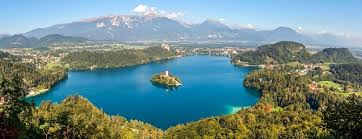 Slowenien liegt in südeuropa und erstreckt sich zwischen den östlichen alpen und der nordöstlichen adria. Slowenien Rundreise 8 Highlights Mit Dem Auto Reisewelt