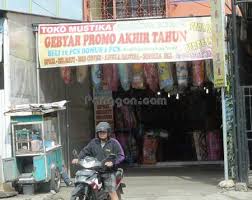 Selain itu, di blok tanah abang manapun baik blok a, c maupun blok b sendiri, saat akan menjelang lebaran pengunjung akan membeludak. Alamat Telepon Toko Bantal Selimut Toko Mustika Purwokerto Jawa Tengah Panggon