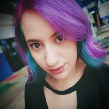 Cabelo colorido lilás e turquesa