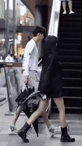 Good Use Of An Umbrella Funny Gif Umbrella Girl Short Hair