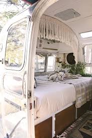 Le guide complet du fourgon aménagé. 1001 Exemples Comment Amenager Un Fourgon De Maniere Inspirante