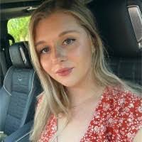 Mia Akers's Instagram, Twitter & Facebook