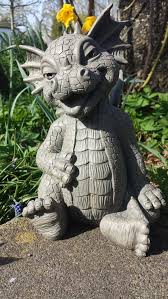 Susser Gartendrachen Lacht Drachenfiguren Drachen Fantasy Figuren Dragon Garten Garten Terrasse Dekoration Gartenfig Drachenfiguren Fantasy Figuren Figur