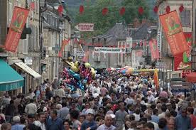 L'édifice est peu touché par les restaurations et révèle la magnifique nef de quatre travées. Strawberry Festival France In Beaulieu Sur Dordogne Limousin
