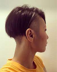 masumi さんはinstagramを利用しています この前の木曜日に髪切った 両サイドと後ろ刈り上げ 前から見たらわりとナチュラルショート ロングからのコレじゃなく 実は一回ボブ挟んでるけど やっぱりショートが好きかも ショートヘア 刈り上げ 刈り上げ女子