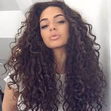 Rihanna, RZA e Riot para Savage X Fenty. 🥹