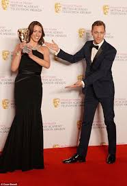 Gemma foster yer alan dizi, ülkemizdeki aile sağlık merkezlerine dr. Tom Hiddleston Smoulders In Navy Tux As He Leads Male Style At Baftas Suranne Jones Actresses Hollywood Glamour