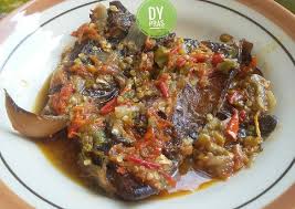 Resep mangut lele ini bisa menggunakan lele goreng ataupun lele asap. Resep Masakan Ikan Pari Tanpa Santan