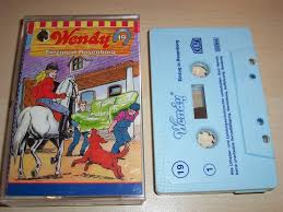 Aber die lage ist ernst, denn der reiterhof ihrer oma herta. Wendy Horspiel Mc 019 19 Einzug In Rosenborg Kassette 1 Auflage Kiosk Gebr Hoerspiele Spielsteine De Ankauf Und Verkauf Von Neu Und Gebraucht