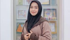 Turut bahagia dengan ultah sang youtuber, kita simak dulu yuk transformasi ria ricis dari unyu hingga anggun. Dihujat Satu Indonesia Ria Ricis Pernah Berpikir Untuk Bunuh Diri