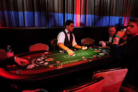 Deluxe Casino Table For Blackjack Poker Or Pit Games 10 Players Plus Dealer Casino Table Poker Casino