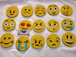 En este sitio web podrás encontrar cosas, objetos, kaomojis kawaii, los emojis grandes japoneses kawaii en diferentes estados de felicidad, tristeza, llorando, sonriendo, sorprendido, etc. Pin En Neurotoys Neuronas En Juego Juegos Didacticos