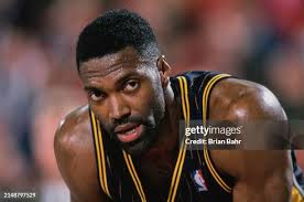 Dale Davis's Instagram, Twitter & Facebook