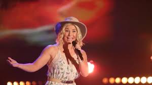 Aktuelle infos, news und gerüchte zu beatrice egli, mit den neuesten videos und bildern / fotos. Beatrice Egli Schlager Blondine Im Sexy Neglige Dieses Foto Begeistert Die Fans News De