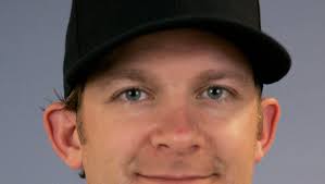 Tigers agree to 1-year deal with shortstop Everett