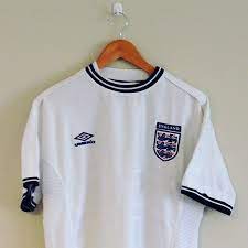 We also carry original goalkeeper shirts, training wear and official player issue shirt patches. Pin On Retro Vintage England Football Shirts