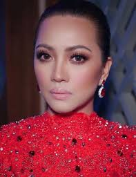 Dikatakan Mirip Fazura, LINDA NANUWIL Tampil Cantik & Anggun Dalam Kelas  Tersendiri!