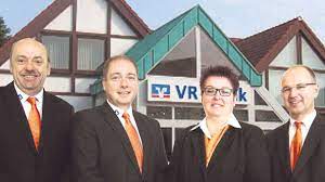 Unterwegs den kontostand prüfen, dringende überweisungen erledigen oder einen geldautomaten finden: Kompetenz Direkt Vor Ort Vr Bank Spangenberg Morschen Regionale Universalbank Morschen