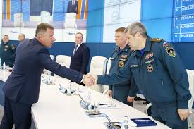 Jun 23, 2021 · глава мчс россии евгений зиничев доложил президенту рф владимиру путину о том, как проходит эвакуация граждан полуострова крым, пострадавших от потопа. V Mchs Predstavili Novogo Ministra Rossijskaya Gazeta