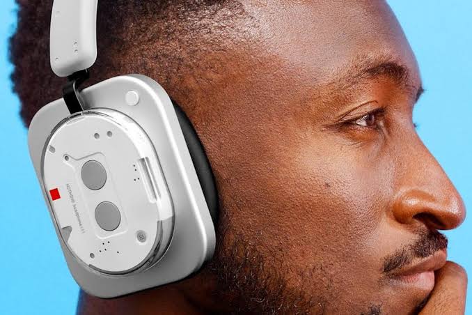 21999 रुपये में लॉन्‍च हुआ Nothing Headphone 1, एक बार चार्ज करने पर चलता है 80 घंटे, जानें कब से शुरू होगी Sale - News18 हिंदी