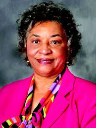 Lynda Woodruff's Instagram, Twitter & Facebook