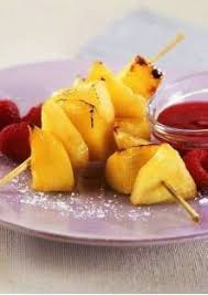 Brochettes De Mangue Et D Ananas Au Coulis De Fruits Rouges Recette Recettes De Cuisine Mangue Coulis De Fruits