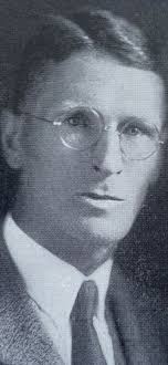 Willard Hyatt's Instagram, Twitter & Facebook