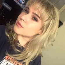 Ellen Hoff's Instagram, Twitter & Facebook