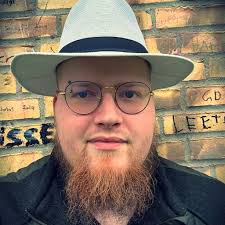 Ethan Starkey got it done during the Missouri Spring Turkey Season with a  bird measuring in with a 9.5” beard and 1⅛ spurs! 👊 Congrats