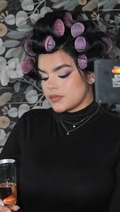 ✨ELEGANTE & VIP✨, .”Belleza VIP: peinado, maquillaje y un brindis para  celebrar tu mejor versión , .”EXPERIENCIA DE LUJO: Glam, estilo y champagne  incluido. Por qué tú lo vales.✨🍾🥂, Te tratamos como ...