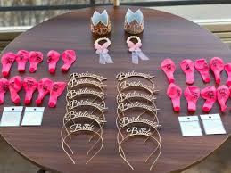 Yilbasi Kampanyasindaki Urunlerimiz 1 5 Adet Bridesmaid Tac Alana 1 Adet Bride Tac Hediye 2 1 Paket 10 Adet Team Bride Balon Al Team Bride Hediyeler Tac