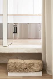 95sqm In The Marais Showroom Interior Design Interior Design Principles Retail Interior