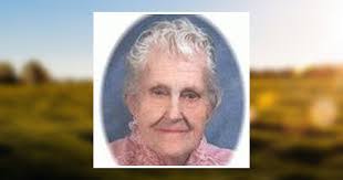 Maxine Fowler's Instagram, Twitter & Facebook