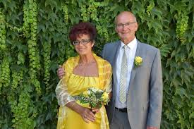 Benötigen sie gedichte zur goldenen hochzeit? Kleider Zur Goldenen Hochzeit Cc1512
