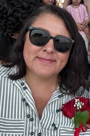 Introduction and photo sharing by a teacher librarian