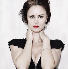 2016 BATES MOTEL BLACK AUTO #AKC2: KEEGAN CONNOR TRACY/ MISS WATSON  AUTOGRAPH