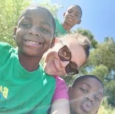 Patricia Gleaton's Instagram, Twitter & Facebook