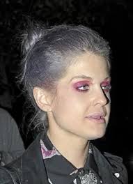 Kelly Obsourne : "je fais du 34-36 mais les gens continuent de dire que je  suis grosse !"