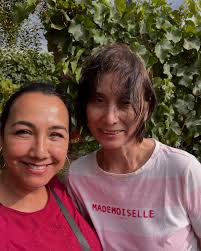 🌸Amistad , el Tesoro que Cultivamos Juntas🌸 En este Día Internacional de  la Mujer, quiero celebrar 30 años de amistad con mi querida amiga Ingrid,  @ingrid_elizabeth__ una relación que hemos cultivado con