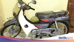 Motor astrea star tahun 1994 dengan spek sbb : Glek Astrea Grand Tahun 91 Ini Ditawar Puluhan Juta Kok Bisa Ya