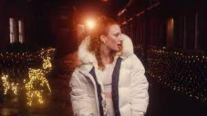 Official Chart First Look Mariah Carey And Wham Leading The Race For Number 1
