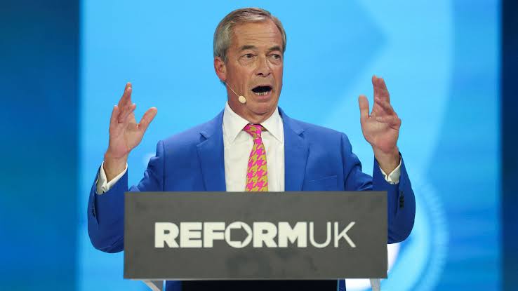 Nigel Farage threatens to overhaul Lords and judiciary in Reform conference  speech - BBC News