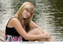 What marketing strategies does imgdew use? Ahnlich 52340 Imagebroker Com