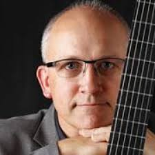 Dr Oliver Fartach-Naini