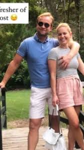 Steven crowder's wife is hilary crowder. Steven Crowder