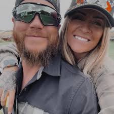 Are there barbers in Idaho Falls who offer spa-like haircuts with face  pampering services?