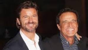 Amatissimo dal pubblico, sempre al centro dell'attenzione dei suoi tantissimi fan e follower e molto seguito anche sui social, christian de sica continua a sorprendere. Christian De Sica L Omosessualita E La Relazione Con Paolo Conticini
