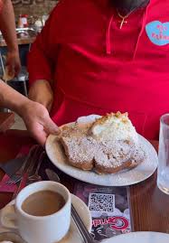 Delicious French Toast, Pancakes, and Waffles in Hollywood
